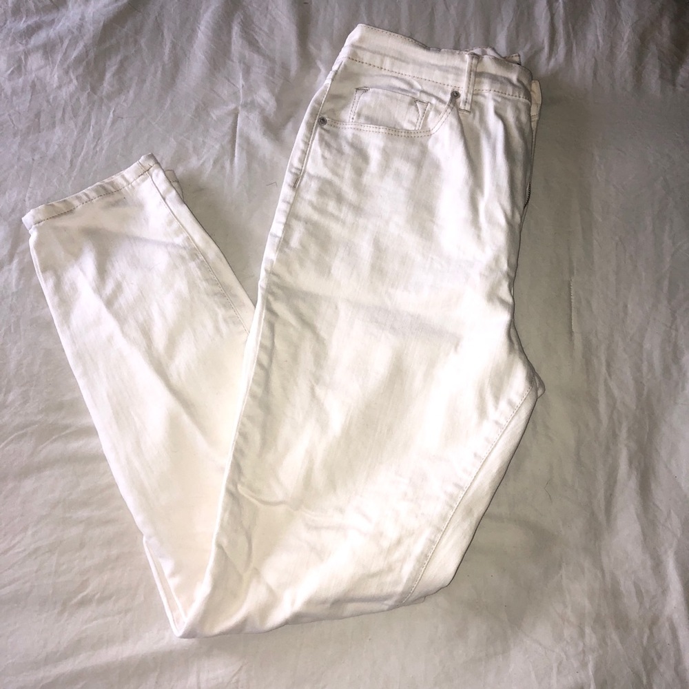 White BDG high rise jeans